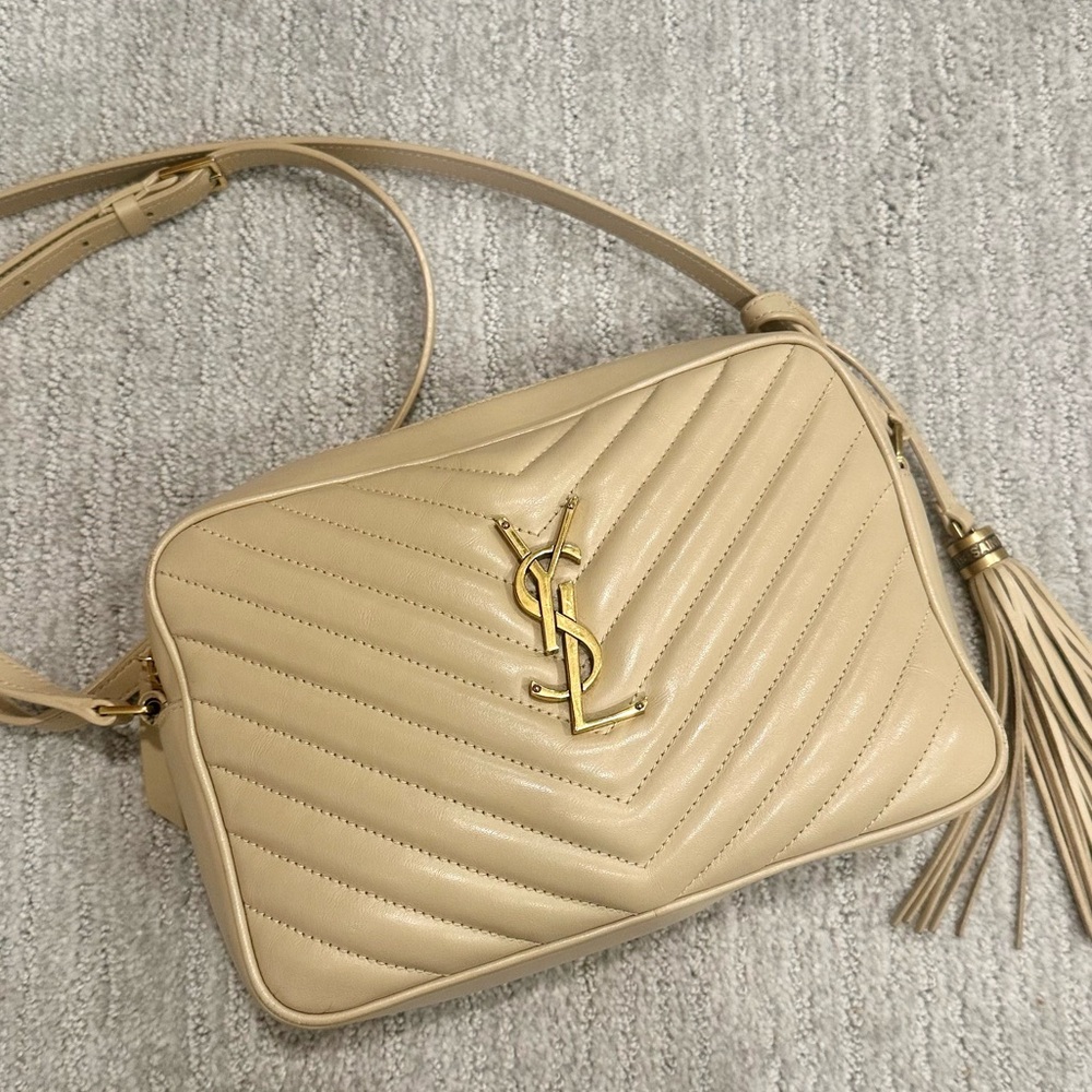 Lou Medium YSL Camera Bag with Pocket and Tassel in Quilted Leather in Avorio! - Picture 2 of 2